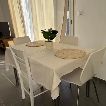 펜션 Maison Entiere Avec Jardin , Proche Bordeaux, Rocade Et Arkea Arena 불리악