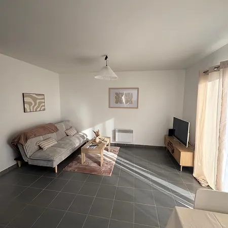 Maison Entiere Avec Jardin , Proche Bordeaux, Rocade Et Arkea Arena *