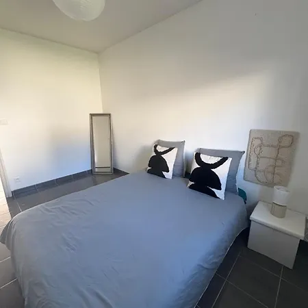 Maison Entiere Avec Jardin , Proche Bordeaux, Rocade Et Arkea Arena *
