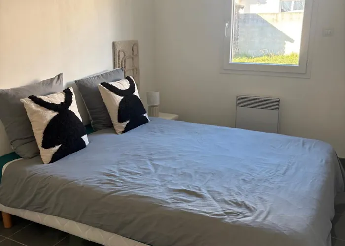 Dom wakacyjny Maison Entiere Avec Jardin , Proche Bordeaux, Rocade Et Arkea Arena *