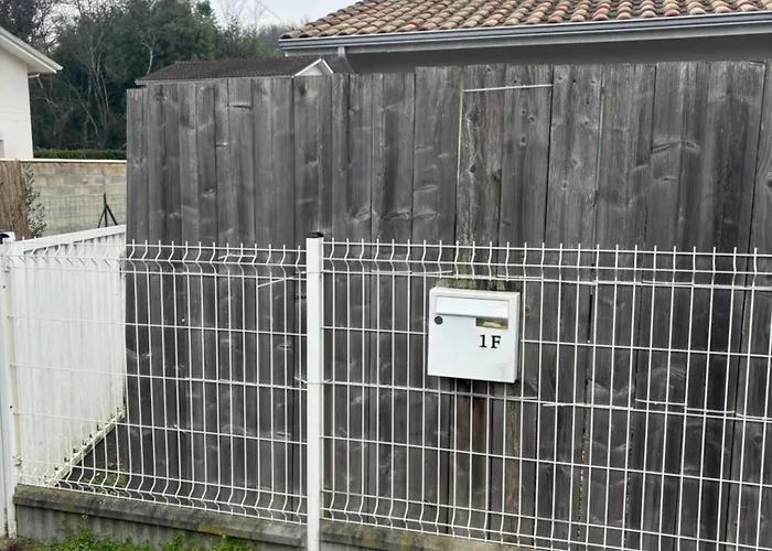 Maison Entiere Avec Jardin , Proche Bordeaux, Rocade Et Arkea Arena Holiday home *